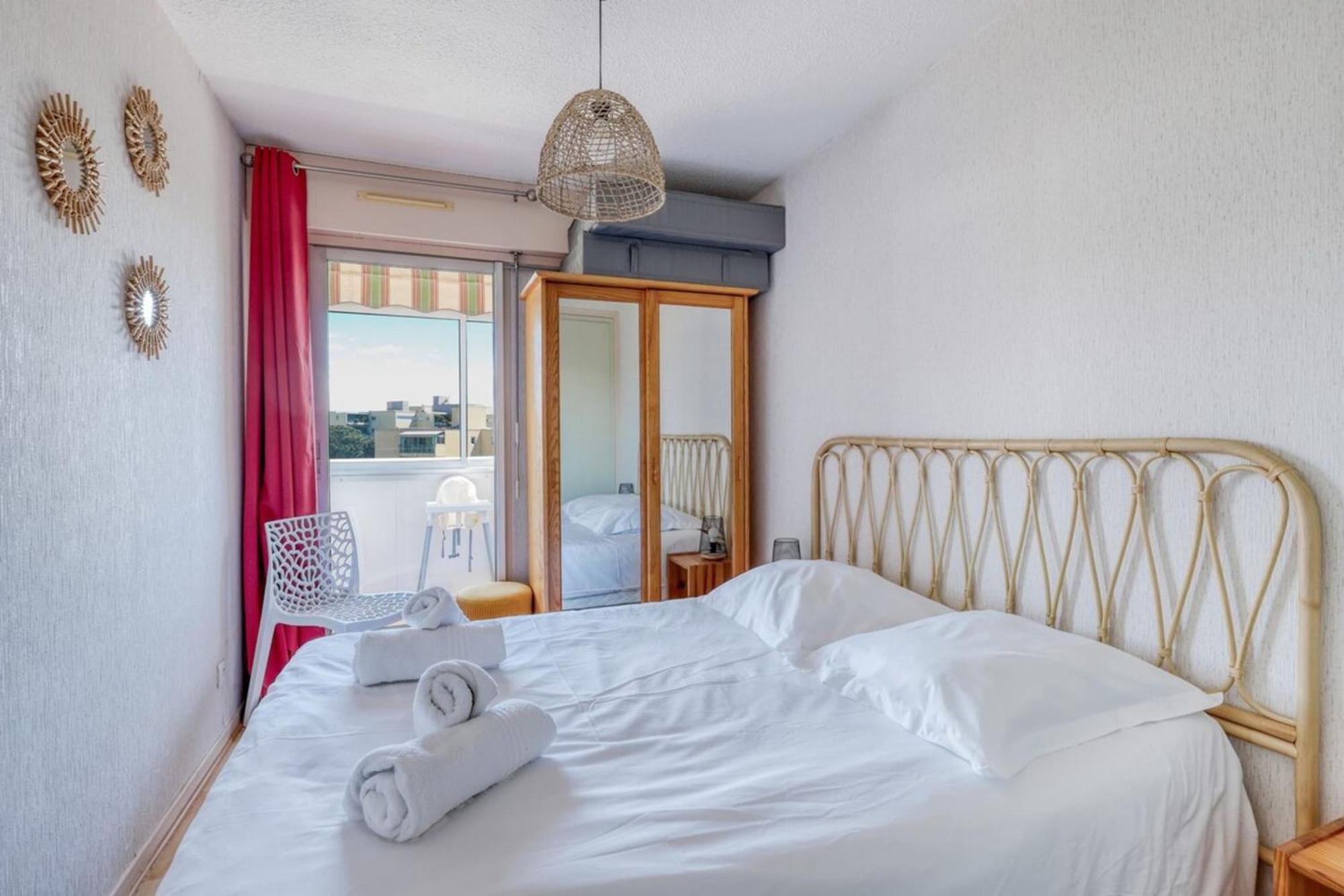 T2 600 M From The Beach! Air-Conditioned Le Lavandou Buitenkant foto